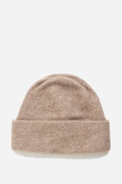 Beanie, Oyster