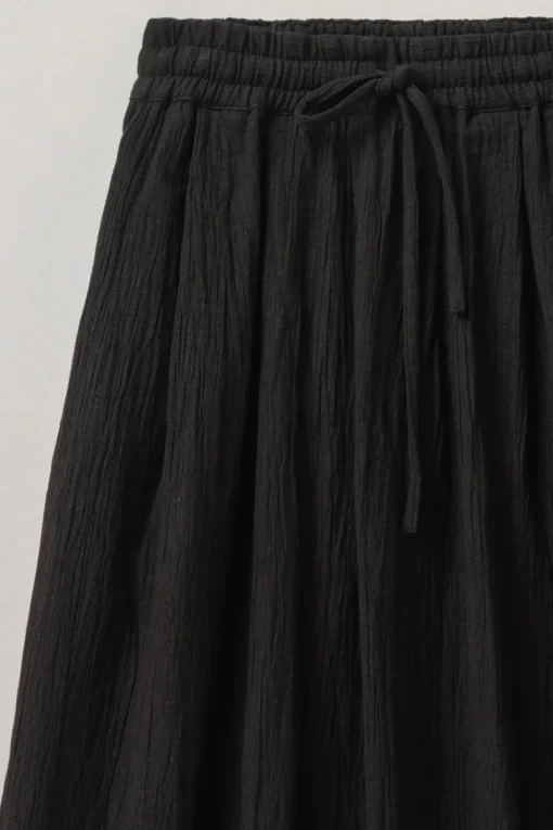 Crinkled Pull On Skirt, Black