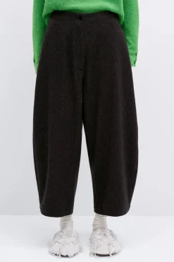 Curved Pants, Java