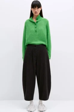 Curved Pants, Java