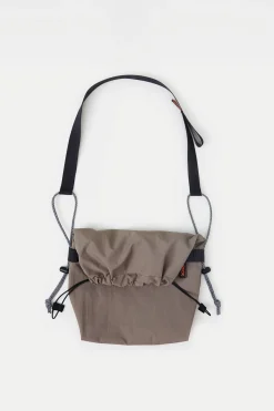 Drawstring Sling M, Taupe Brown