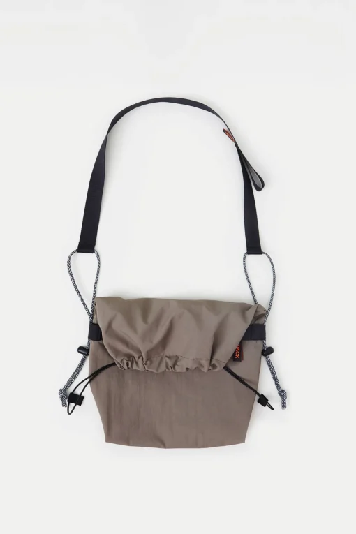 Drawstring Sling M, Taupe Brown