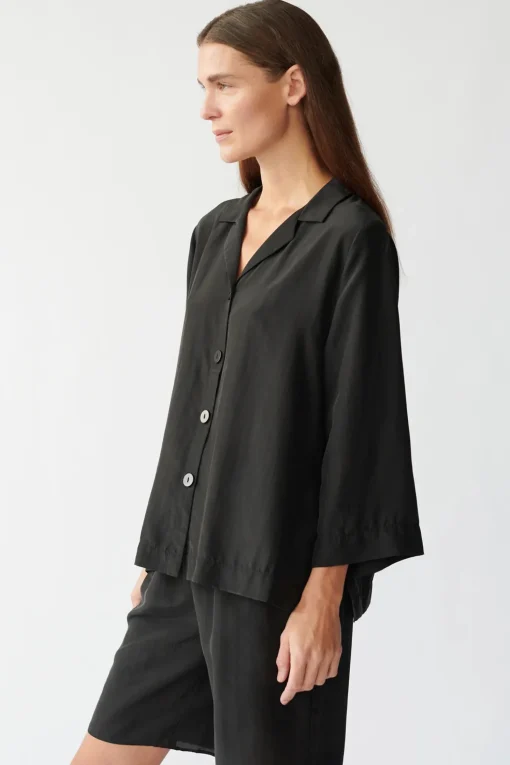 Eli Shorts, Black