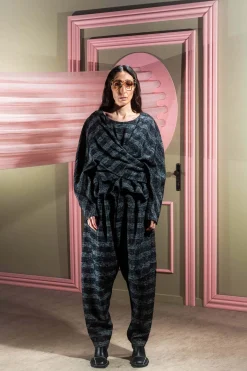 Hazi Blouse, Back-White Checks
