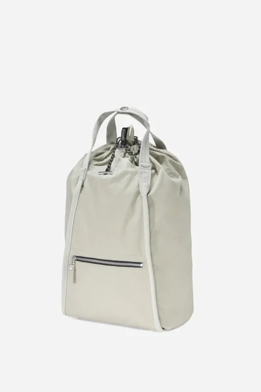 Medium Bucket, Desert Hawk