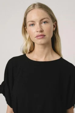 Omu Top, Black