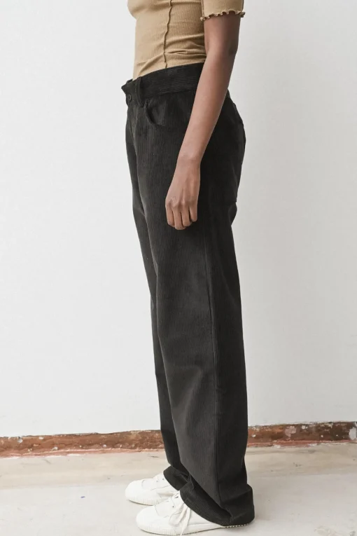 Tajo Cord Pants, Black